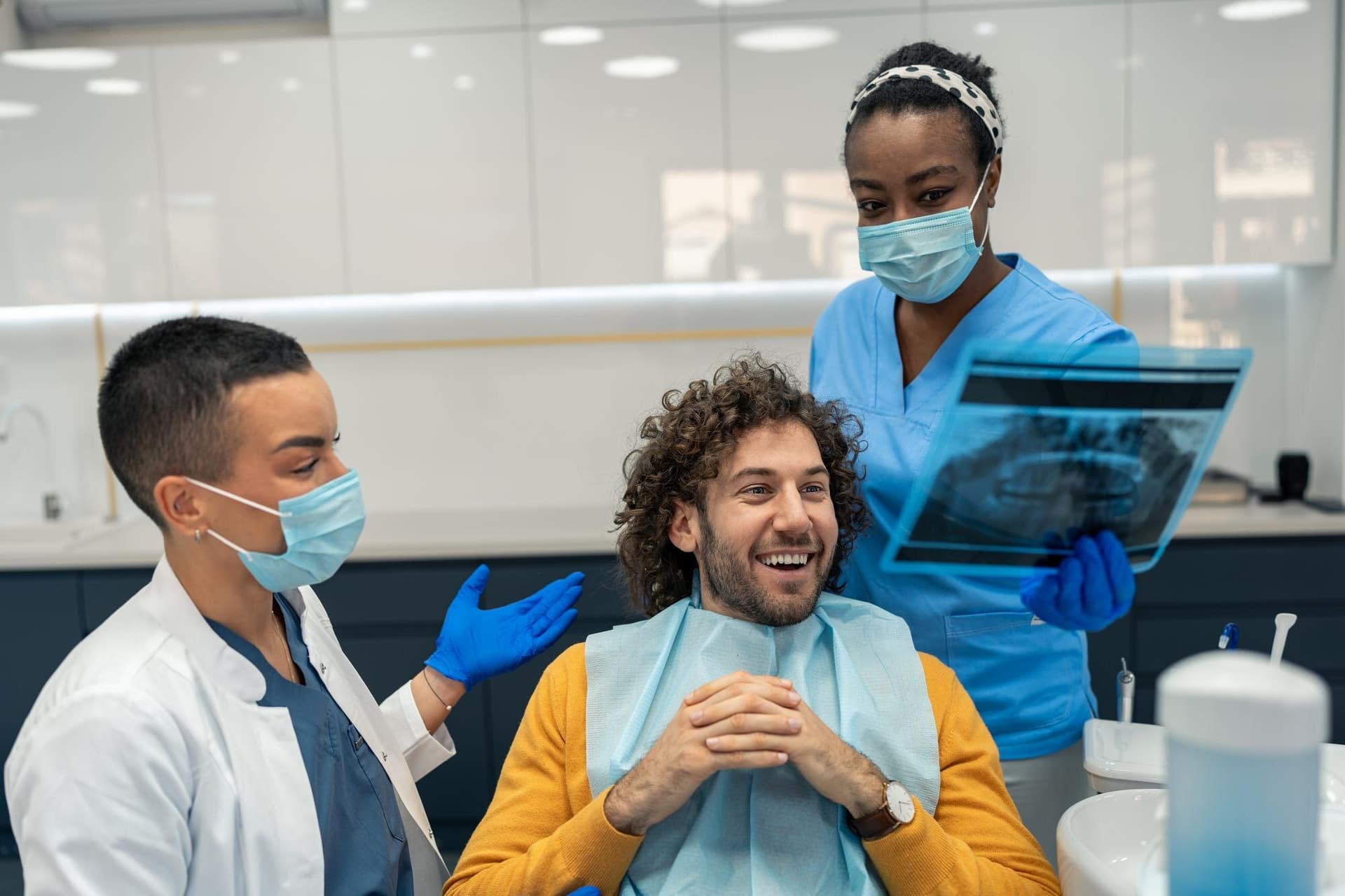 Finding Your Perfect Dentist in Hamilton, Ontario: A Simple Guide with Book My Smile